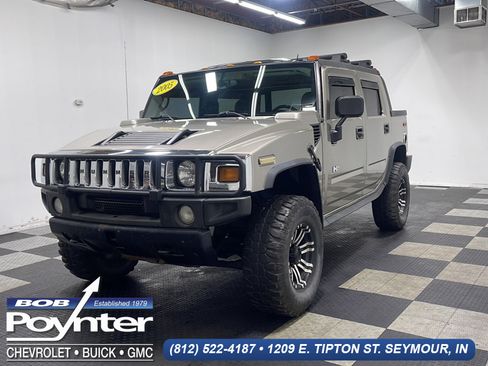 Used 2005 HUMMER H2 SUT w/ Preferred Equipment Group AWD/4WD image 1