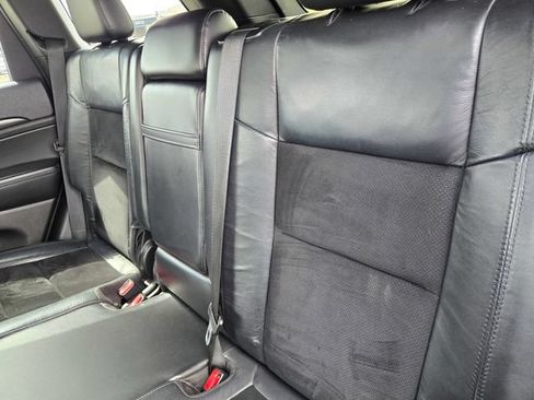 Used 2018 Jeep Grand Cherokee Altitude AWD/4WD image 10
