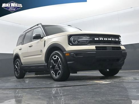 Used 2024 Ford Bronco Sport Outer Banks w/ Tech Package AWD/4WD image 17