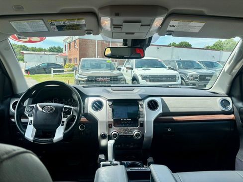 Used 2020 Toyota Tundra Limited w/ Limited Premium Package AWD/4WD image 11