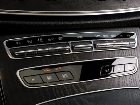 Used 2022 Mercedes-Benz E 350 Sedan image 26