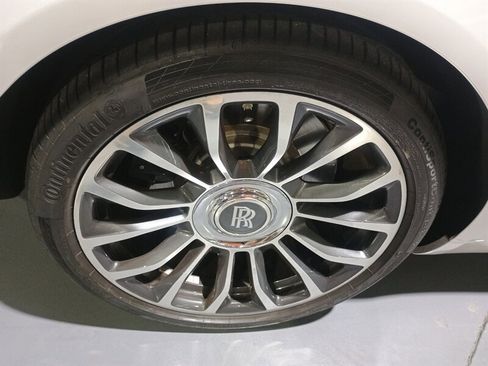 Used 2018 Rolls-Royce Dawn RWD image 38