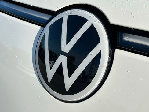 Used 2025 Volkswagen ID. Buzz 1st Edition AWD/4WD image 40