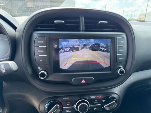 Used 2024 Kia Soul LX w/ Option Group 015 FWD image 26