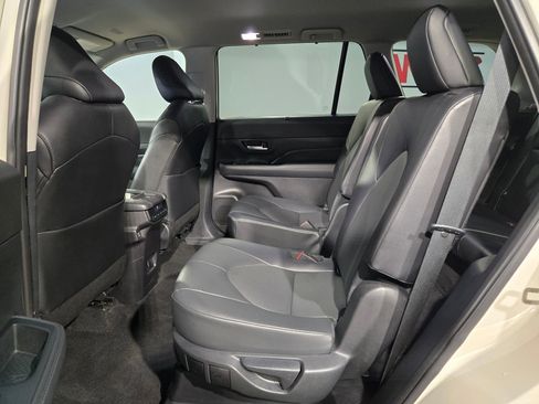 Certified 2024 Toyota Grand Highlander AWD image 36
