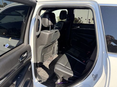 Used 2019 Jeep Grand Cherokee Overland image 12