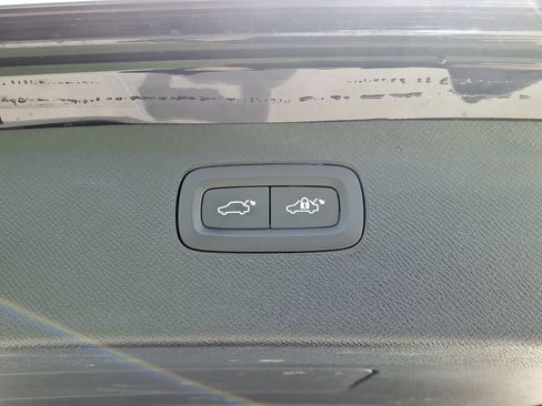 Certified 2024 Volvo XC90 B6 Plus AWD/4WD image 14