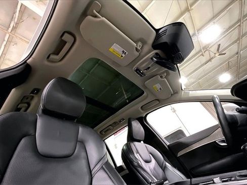 Used 2022 Volvo XC90 T6 Inscription w/ Climate Package image 22