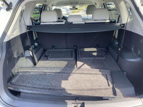 Used 2024 Volkswagen Tiguan S image 10