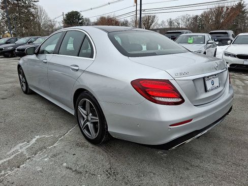 Used 2017 Mercedes-Benz E 300 4MATIC image 5