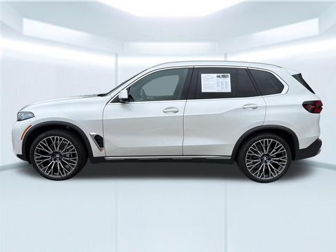 Used 2024 BMW X5 sDrive40i w/ Premium Package RWD image 3