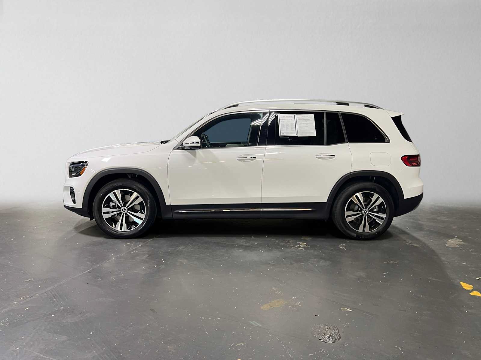 Used 2026 Mercedes-Benz GLB 250 4MATIC image 6