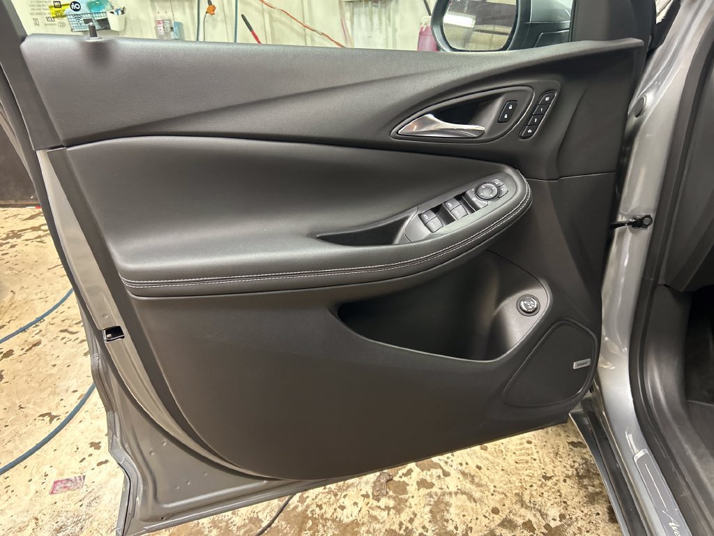 Used 2024 Buick Encore GX Avenir w/ Avenir Convenience Package AWD/4WD image 15