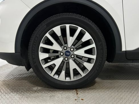 Used 2022 Ford Escape Titanium AWD/4WD image 38