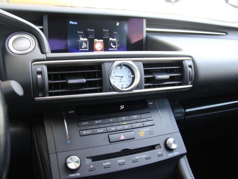 Used 2016 Lexus RC 200t image 15