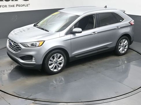 Used 2020 Ford Edge Titanium image 44
