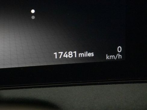 Used 2023 Nissan Ariya image 32