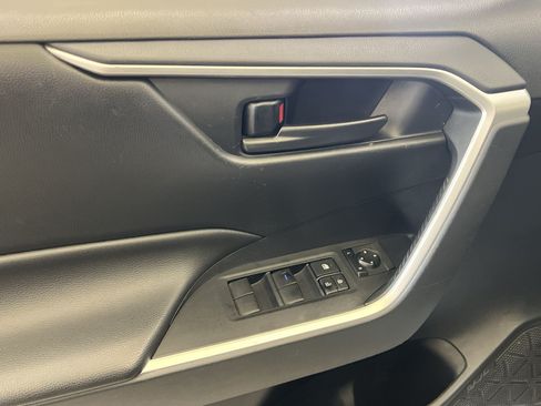 Used 2019 Toyota RAV4 LE w/ All Weather Liner Package AWD/4WD image 14