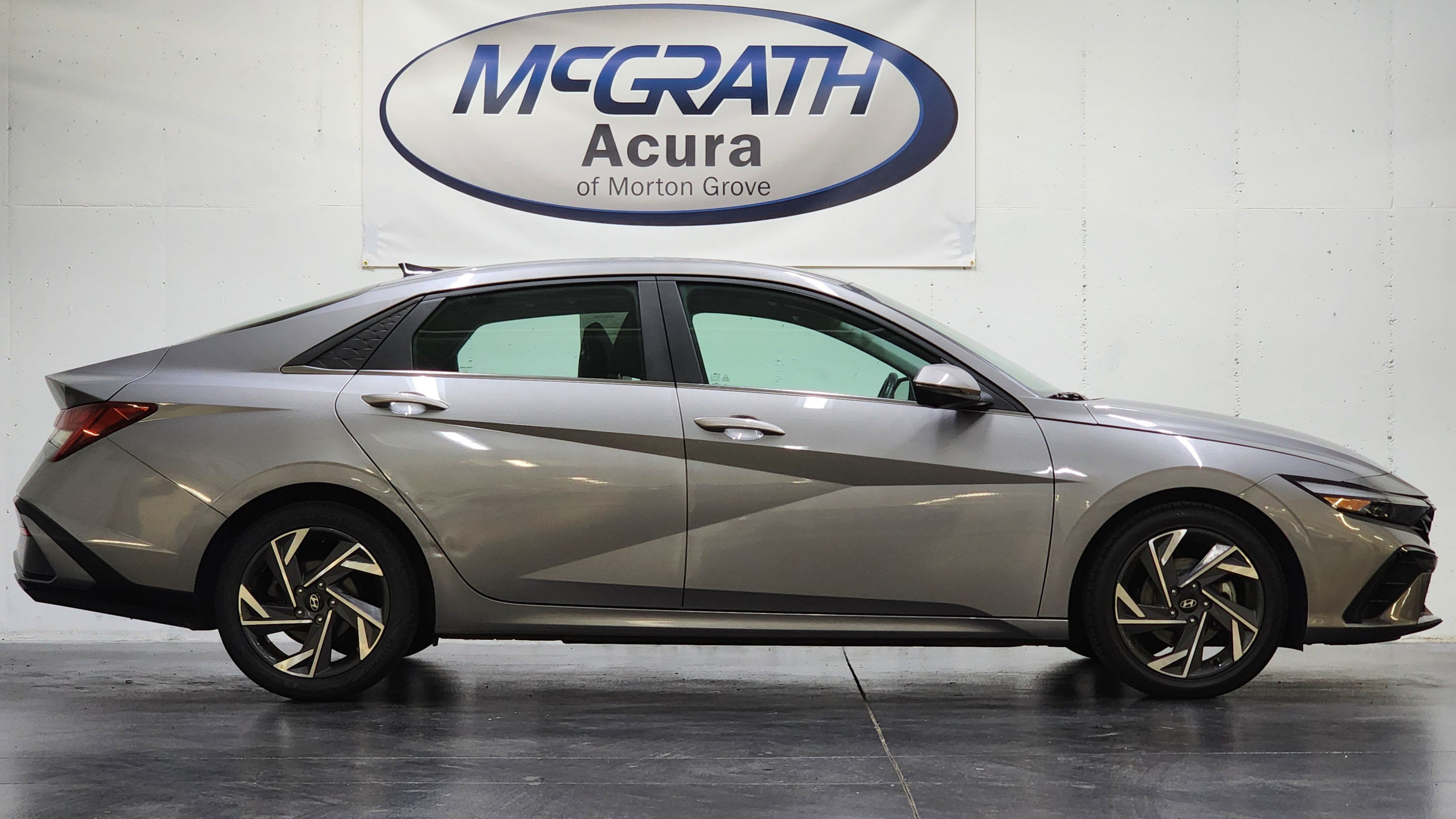 Used 2024 Hyundai Elantra Limited FWD image 5