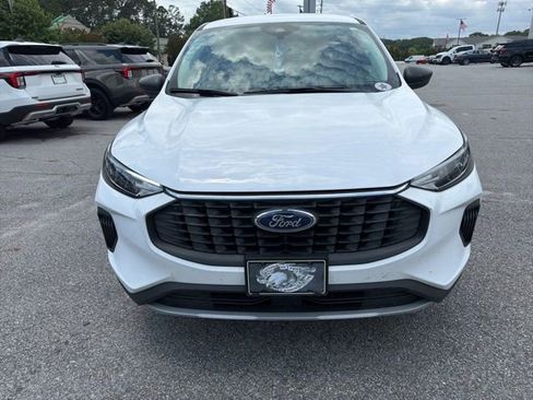 Certified 2024 Ford Escape Active FWD image 2