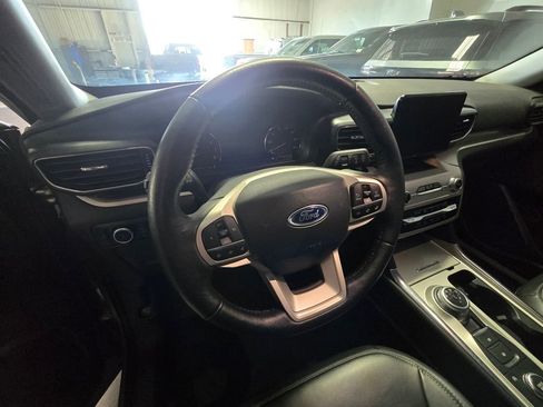 Used 2024 Ford Explorer XLT w/ Equipment Group 202A image 10