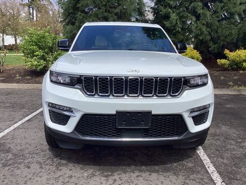 Used 2023 Jeep Grand Cherokee Limited w/ Trailer Tow Prep Group (B) AWD/4WD image 18