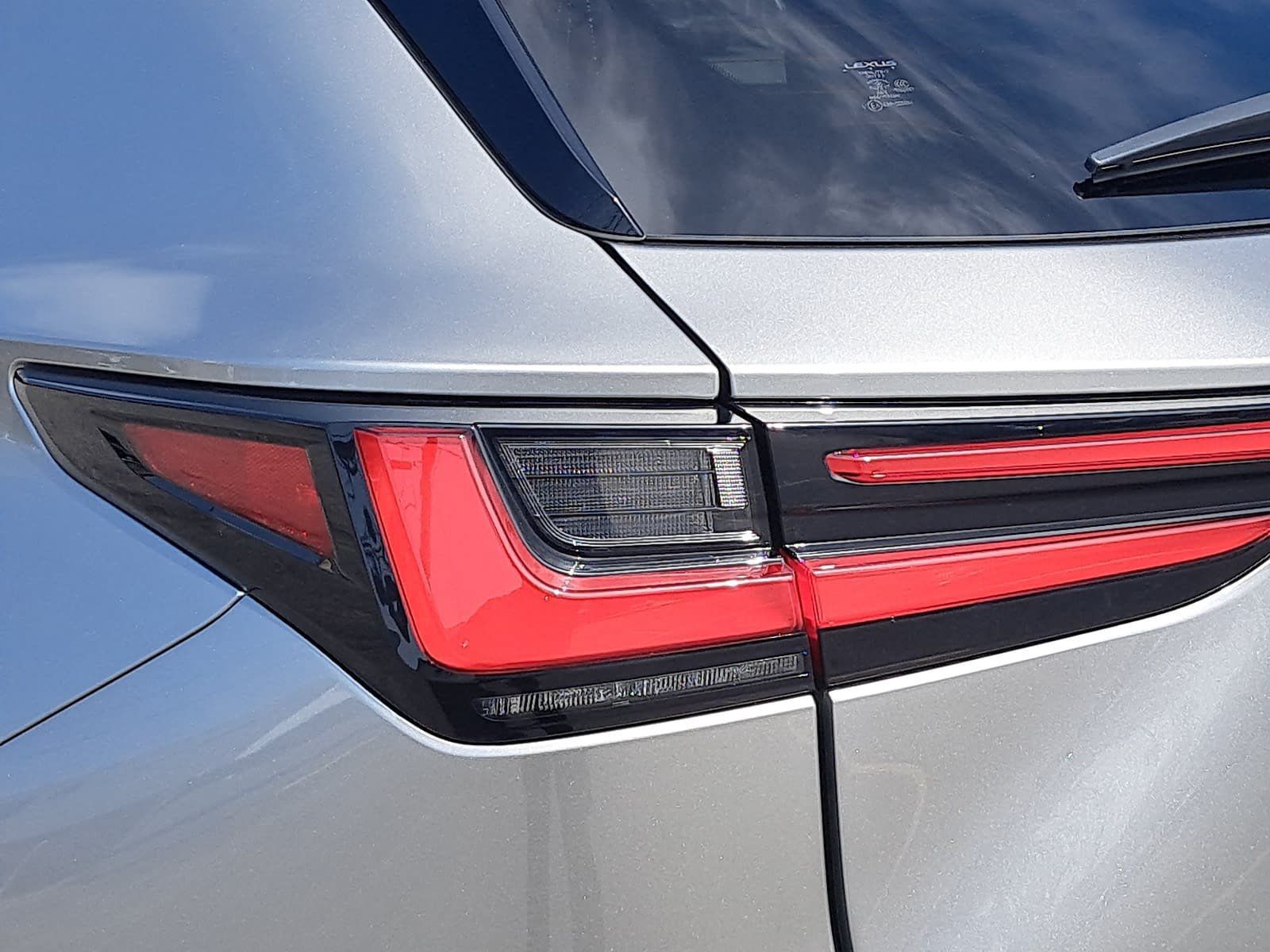 Used 2023 Lexus NX 350h AWD w/ Towing Package (2000 Lbs) image 38