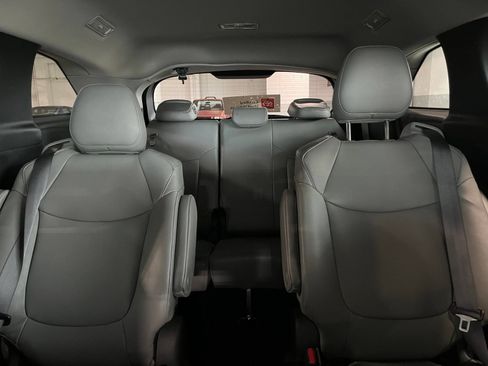 Used 2025 Toyota Sienna XLE w/ XLE Plus Package AWD/4WD image 21