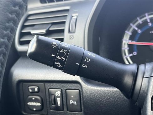 Used 2018 Toyota 4Runner Limited image 31