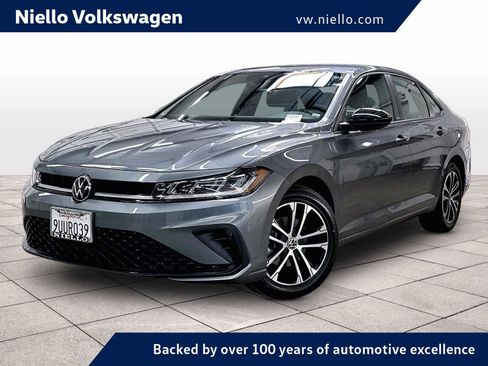 Used 2025 Volkswagen Jetta Sport FWD image 1