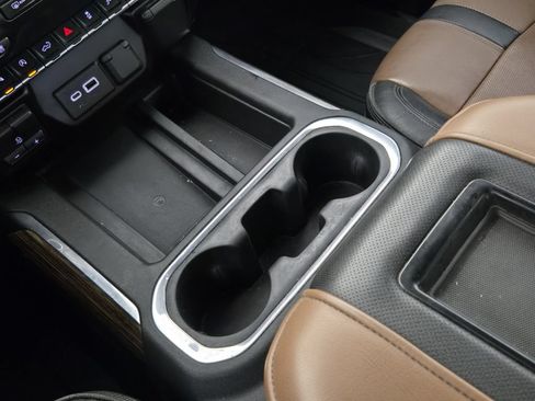 Used 2019 Chevrolet Silverado 1500 High Country AWD/4WD image 20