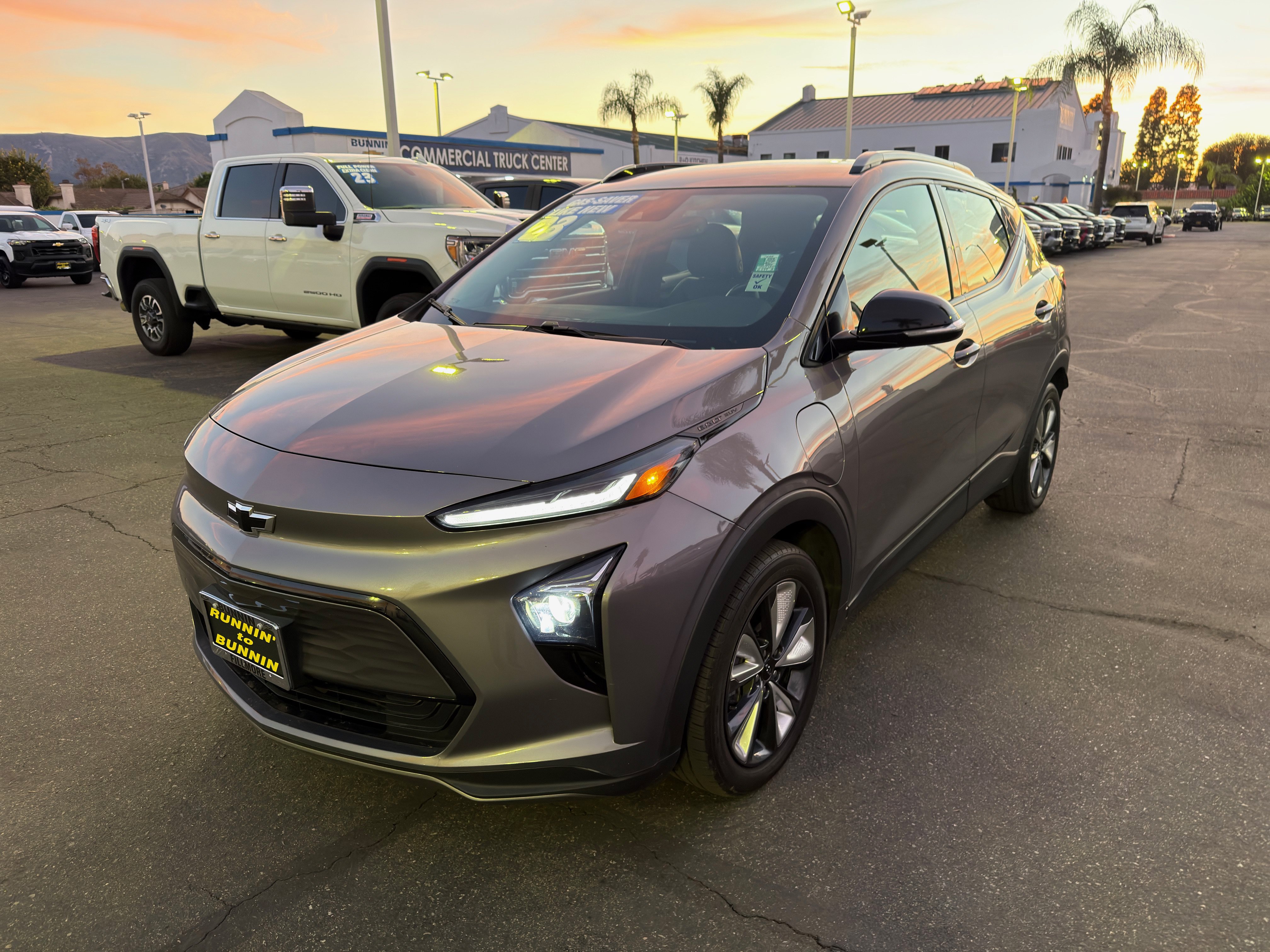 Used 2023 Chevrolet Bolt EUV LT w/ Convenience Package FWD image 4