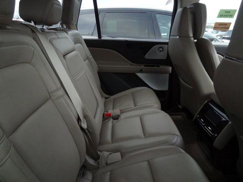 Used 2023 Lincoln Aviator Reserve w/ Equipment Group 201A image 11