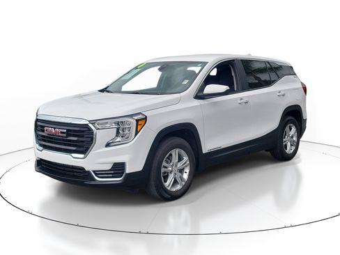 Used 2024 GMC Terrain SLE FWD image 3