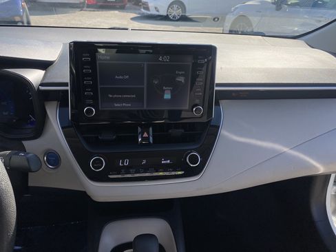 Used 2020 Toyota Corolla LE FWD image 13