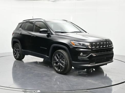 New 2026 Jeep Compass Latitude image 3