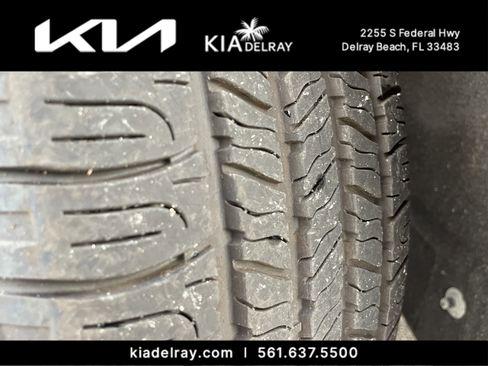 Used 2020 Ford Edge Titanium image 36