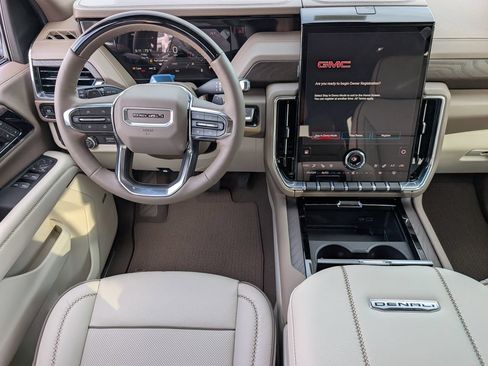 New 2026 GMC Yukon XL Denali w/ Denali Reserve Package AWD/4WD image 9