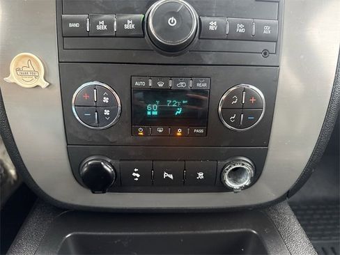 Used 2010 GMC Yukon XL SLT image 18