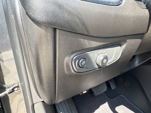 Used 2020 Chevrolet Equinox LT AWD/4WD image 19