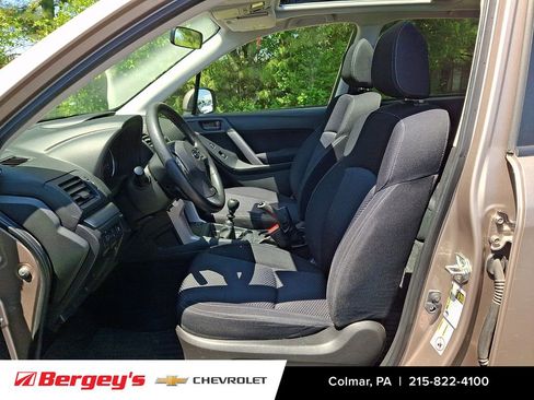 Used 2015 Subaru Forester 2.5i Premium AWD/4WD image 16