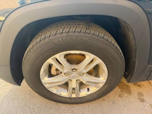 Used 2023 GMC Terrain SLE w/ Driver Convenience Package AWD/4WD image 6