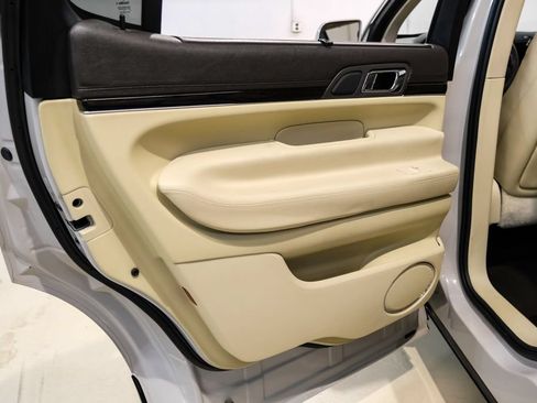 Used 2019 Lincoln MKT AWD image 47