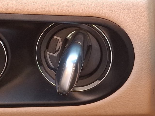 Used 2019 Porsche Macan AWD/4WD image 26