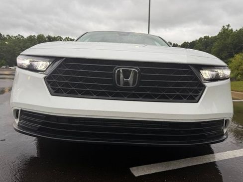 Used 2024 Honda Accord EX image 2