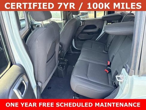 Used 2023 Jeep Wrangler Unlimited Sahara AWD/4WD image 16