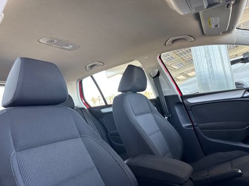 Used 2013 Volkswagen Golf 4-Door FWD image 17