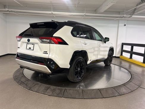 Used 2022 Toyota RAV4 XSE AWD/4WD image 8
