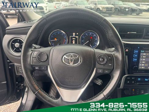 Used 2018 Toyota Corolla XSE image 17
