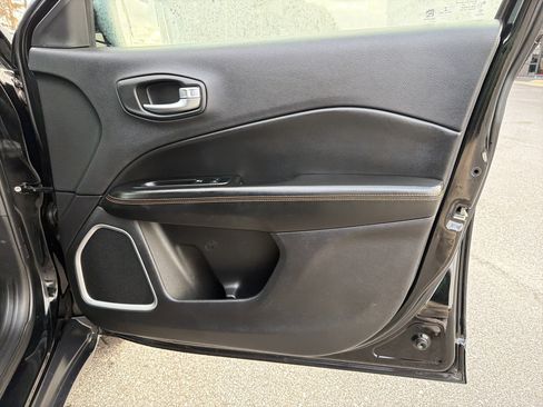 Used 2018 Jeep Compass Limited w/ Navigation Group image 15